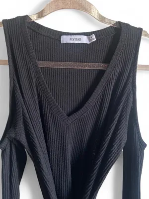 JustFab Black Ribbed Cold-Shoulder V-Neck Tie-Front Top thumbnail 2