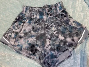 Lululemon Hotty Hot Shorts thumbnail 1