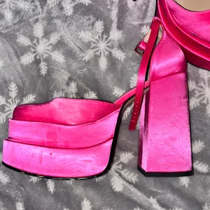 Steve Madden Pink Satin Heels thumbnail 8