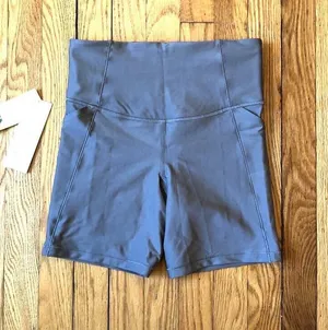 All In Motion NWT Women's Effortless Support Pocketed Bike Shorts S Taupe thumbnail 1