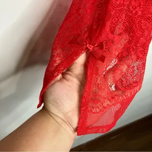 Victoria’s Secret red lace unlined lingerie‎ size medium thumbnail 2