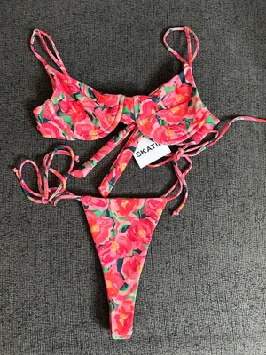 Skatie Katie Top Elsa Bottom Set in Winnetka Floral Print Womans XS/S NWT thumbnail 1