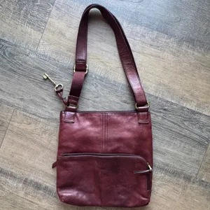 Fossil Burgundy Lamb Hide Leather Crossbody Messenger Bag ZB5524 Brass Key Charm thumbnail 2