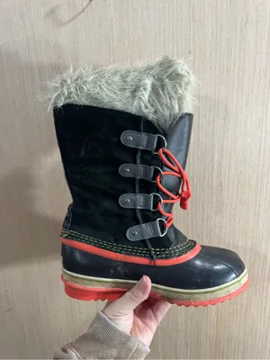 Women’s Sorel Black and Salmon Pink Snow Boots with Faux Fur Trim Size 6 thumbnail 8