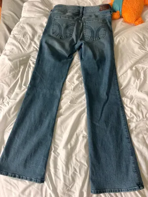 Hollister Jeans Low-Rise Flare Women’s thumbnail 2
