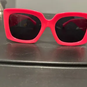 Stylish Hot Pink Sunglasses Red thumbnail 4