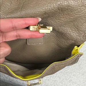 Tory Burch Leather Shoulder Bag thumbnail 9