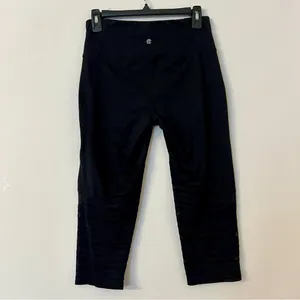 Champion Capri Leggings with mesh/mesh type detail on bottom in black sz medium thumbnail 2