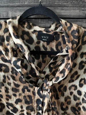 VICI Leopard Tie-Neck Blouse in Brown and Black thumbnail 3