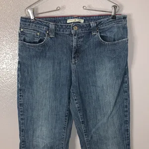 Tommy Hilfiger boyfriend size 8 short jeans thumbnail 2