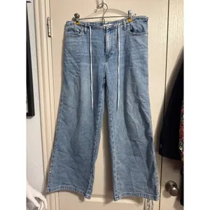 OAT New York Cloud Luxe Denim Wide Leg Jeans Light Wash Minimalist Capsule thumbnail 2