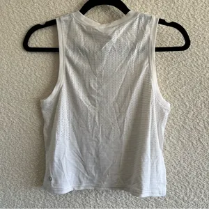 Lululemon Women’s Train‎ To Be Stripe White Tank Top Size 2 thumbnail 3