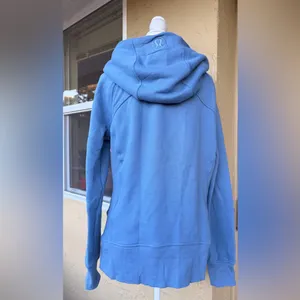lululemon athletica Blue Jacket With a gold zipper thumbnail 4