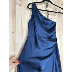 NWOT Lulus Signature Elegance Navy Satin One-Shoulder Maxi Dress Bridesmaid Sz L thumbnail 4
