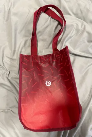 Lululemon bag  thumbnail 1