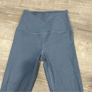 Beyond Yoga Alloy Sparkle High waisted Midi Legging in Blue & Shiny Sparkle XS thumbnail 5