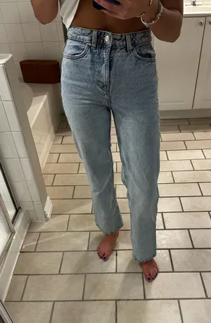 Zara light blue jeans thumbnail 1