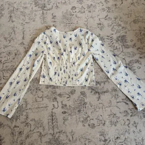 Wild Fable Long Sleeve Cotton Babydoll Top Medium Floral Milkmaid Prairie Beach thumbnail 2