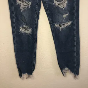 12 Long American Eagle Outfitters High-Rise Distressed Blue Mom Jeans thumbnail 4
