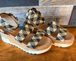 Steve Madden Black and Natural Woven Espadrille Platform Sandals size 6 thumbnail 1