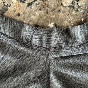 Lululemon Women’s High Rise Groove Pants Sz 8 Rare Color thumbnail 4