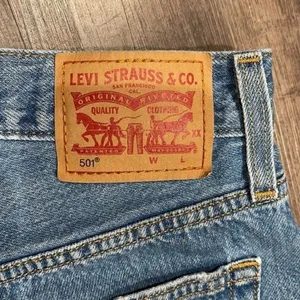 Revolve Levi’s 501 cut offs thumbnail 5