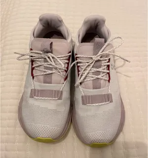 On Cloud Shoes thumbnail 5
