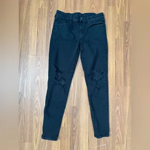 American Eagle Outfitters black distressed mid rise jegging size 8. thumbnail 2