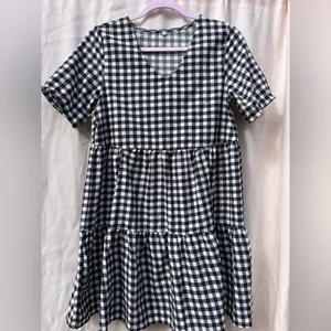 Elegant Black and White Checkered Midi Dress thumbnail 4
