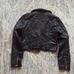 Forever 21 Women's Faux Leather Moto Jacket Size Medium thumbnail 7