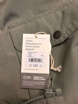 Vuori Women’s Elijo Rain Jacket Color Pistachio Green Size Large New $198 thumbnail 3
