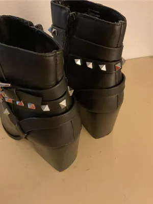 Steve Madden women black leather stud biker.Cala biker heel boots US 8.5 thumbnail 5