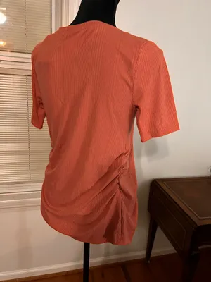 NWT Ingrid & Isabel Ribbed Maternity Tee Size Medium, Rushed On The Sides. thumbnail 6