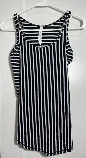 Lululemon Size 2 Black White Striped Racerback Tank Top thumbnail 1