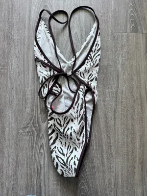 Free People Free-Est Amber Printed One Piece Swimsuit‎ New Medium thumbnail 8