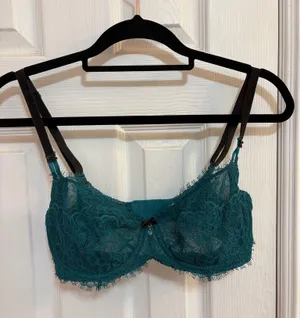 Victoria's Secret Bra thumbnail 1