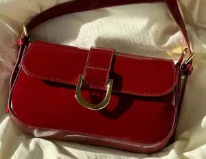 Red Purse thumbnail 1