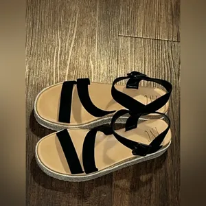 INC Black Espadrille Platform Sandals Size 8.5 thumbnail 2