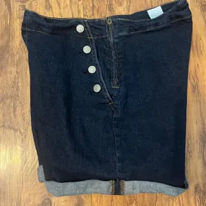 Banana Republic Women's Jean Shorts Boyfriend Size 28/6 thumbnail 3
