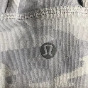 Lululemon ENERGY BRA LONG LINE RIB INCOGNITO CAMO ALPINE WHITE MULTI SZ 6 EUC. thumbnail 10