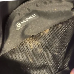 Lululemon Multi Pocket Nylon Crossbody Bag 2.5L Athletic Sporty Chic Travel thumbnail 4