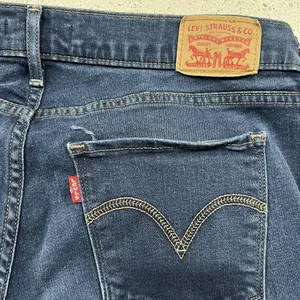 Levi's Sz 33 Curvy Bootcut Jeans‎ Mid Rise Flat Front Stretch Denim Blue Women's thumbnail 4