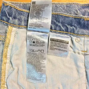 Levi’s mini skirt denim jean light wash distressed 30 thumbnail 6