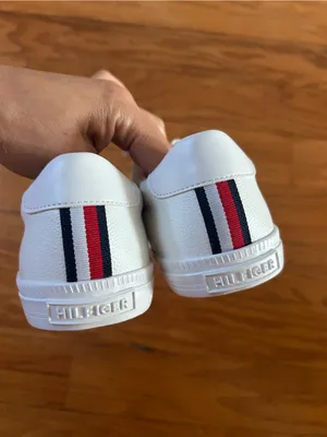 Tommy Hilfiger Women’s Sneakers size 7.5 thumbnail 3