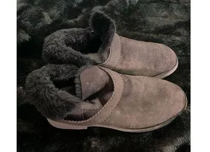 UGG Women McKay Classic Brown Suede brown Shearling Lined Winter Boots Size 9.5 thumbnail 1