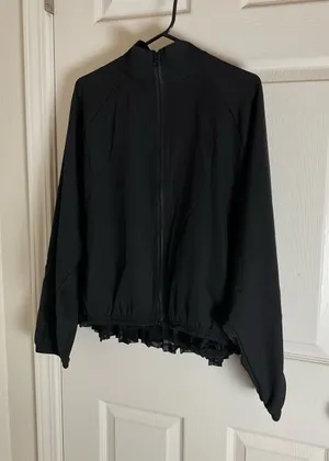 House of Mae Black Pleated Mesh Detail Active Zip Jacket Size Medium thumbnail 1