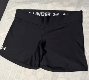Under Armour Black Women's Athletic compression Shorts size XL thumbnail 1