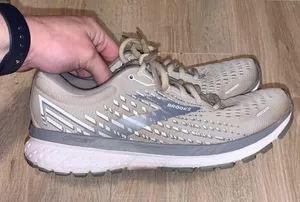Brooks ghost Grey woman’s 7.5 running shoes thumbnail 10