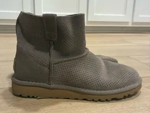 UGG Women’s Unlined Mini Perf Boot Suede Ankle Perforated Leather Size 6 thumbnail 1