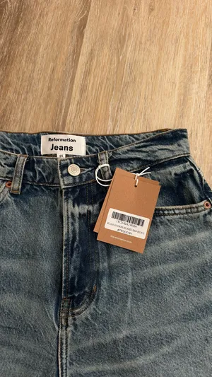 NWT Reformation Wilder High Rise Shorts thumbnail 2